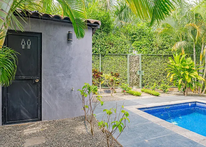 Villa Bernard - Luxurious Walking Distance To The Tamarindo